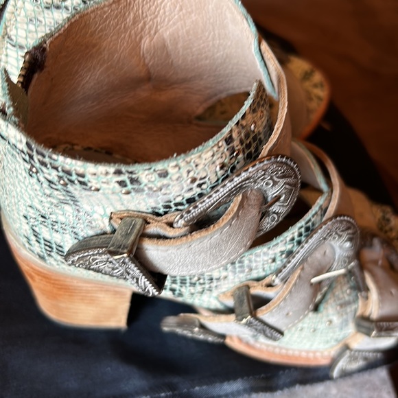 Brand new free bird sandals - Picture 7 of 10